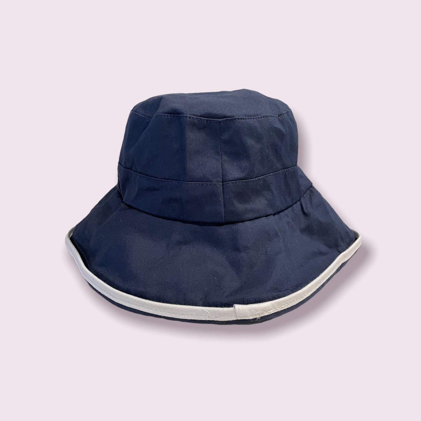 NUEVO - Sombrero azul International Con- SOLO QUEDA 1 UNIDAD