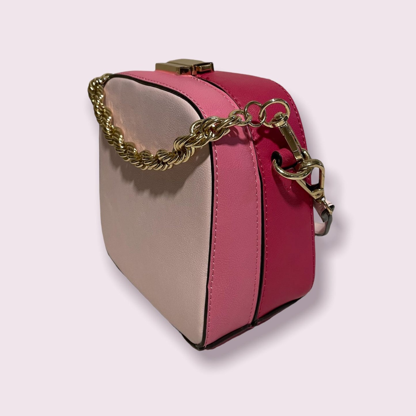 USADO - Cartera Rosada International Concepts - SOLO QUEDA 1 UNIDAD