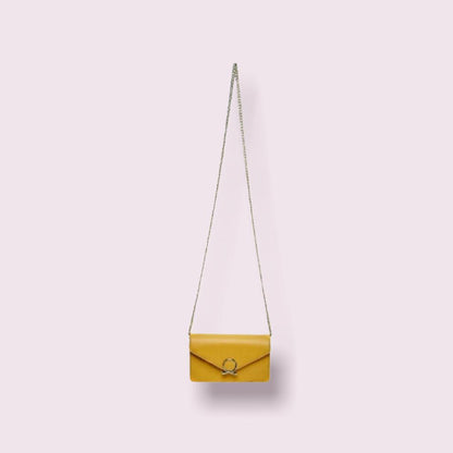 NUEVA - Cartera Mostaza Like Dreams - SOLO QUEDA 1 UNIDAD