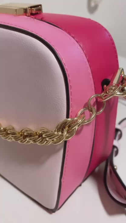 USADO - Cartera Rosada International Concepts - SOLO QUEDA 1 UNIDAD